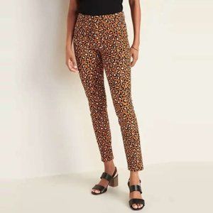 EUC Leopard Pixie Pants, Old navy, Size 2